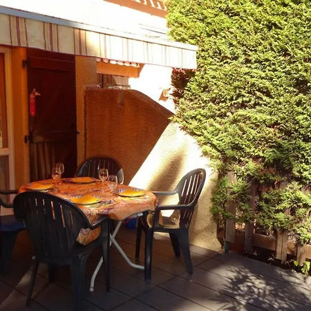 Vila Climatisee Avec Parking, Avec Piscine, Cap D'agde - Fr-1-607-62