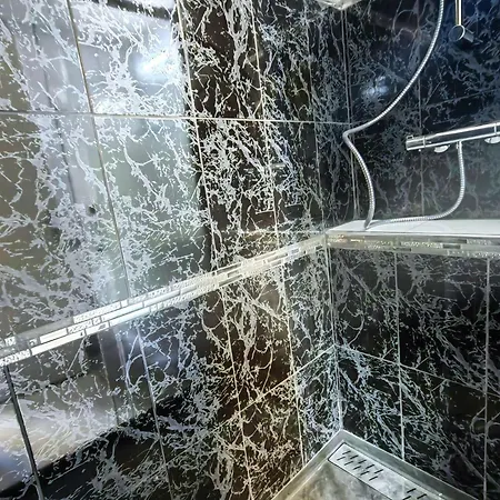 Climatisee Avec Parking, Avec Piscine, Cap D'agde - Fr-1-607-62 Vila