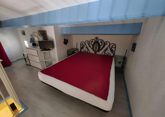 Mitoyenne Avec Piscine Et Parking Privé, à 15 Min De La Et Activités Nautiques - Fr-1-607-62 Villa *