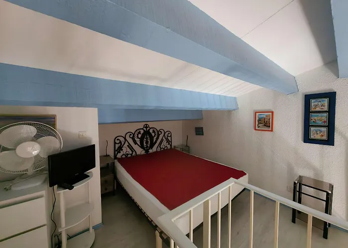 Villa Mitoyenne Avec Piscine Et Parking Privé, à 15 Min De La Et Activités Nautiques - Fr-1-607-62 Agde