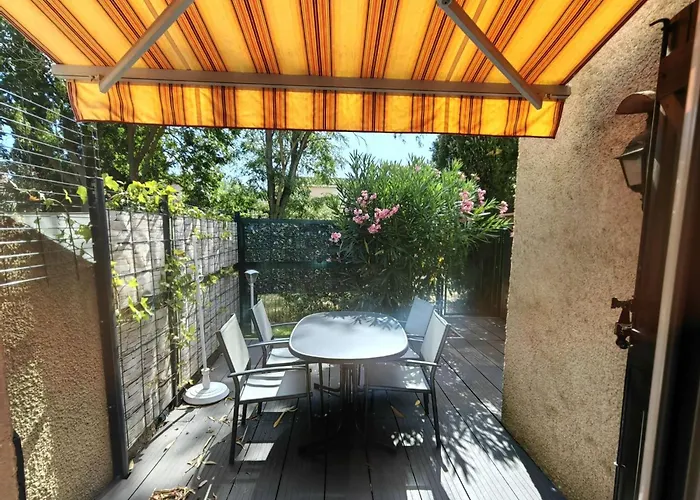 Mitoyenne Avec Piscine Et Parking Privé, à 15 Min De La Et Activités Nautiques - Fr-1-607-62 Agde