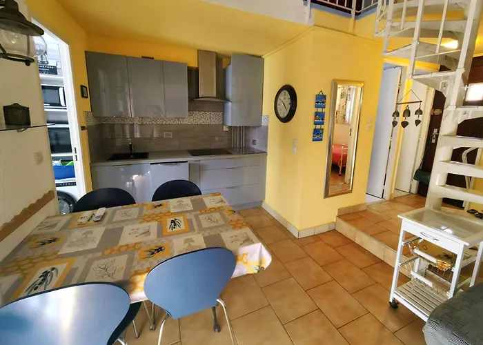 Villa Mitoyenne Avec Piscine Et Parking Privé, à 15 Min De La Et Activités Nautiques - Fr-1-607-62 *