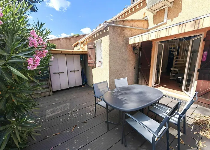 Mitoyenne Avec Piscine Et Parking Privé, à 15 Min De La Et Activités Nautiques - Fr-1-607-62 Villa Agde